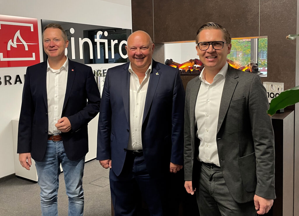 Die beiden Geschäftsführer Ralf Galster, Joachim Wollstädt zusammen mit Balingens Oberbürgermeister Helmut Reitemann
