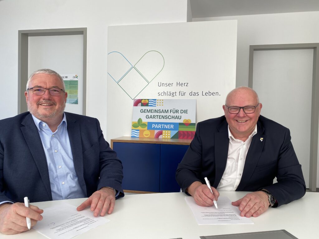 v.l.: Vorsitzende Geschäftsführer Dr. Gerhard Hinger und Oberbürgermeister Helmut Reitemann.